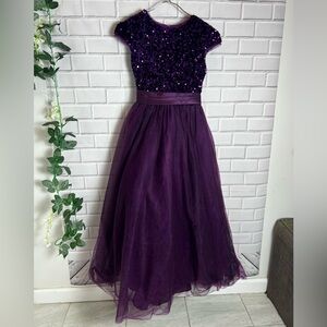 Elegant Purple Kids maxi evening party Dress/size 9-10